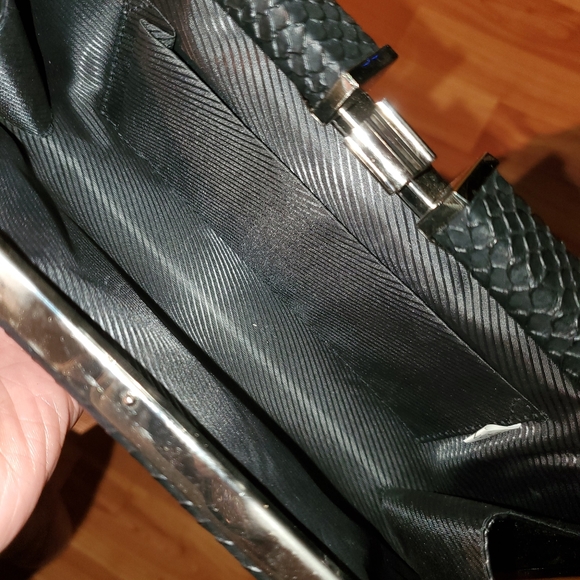 Lovely Snakeskin Textured Bag by Tasha - Picture 4 of 4